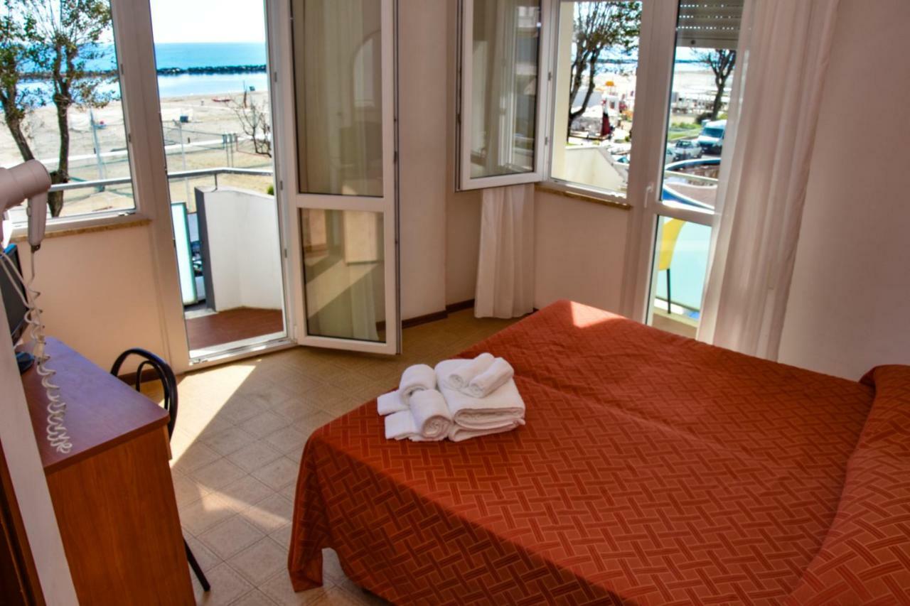 Tyc Hotel Viserbella di Rimini 外观 照片