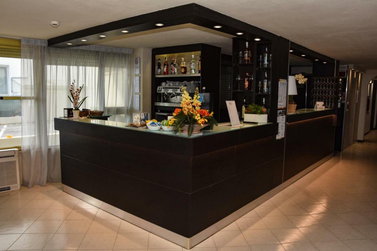 Tyc Hotel Viserbella di Rimini 外观 照片